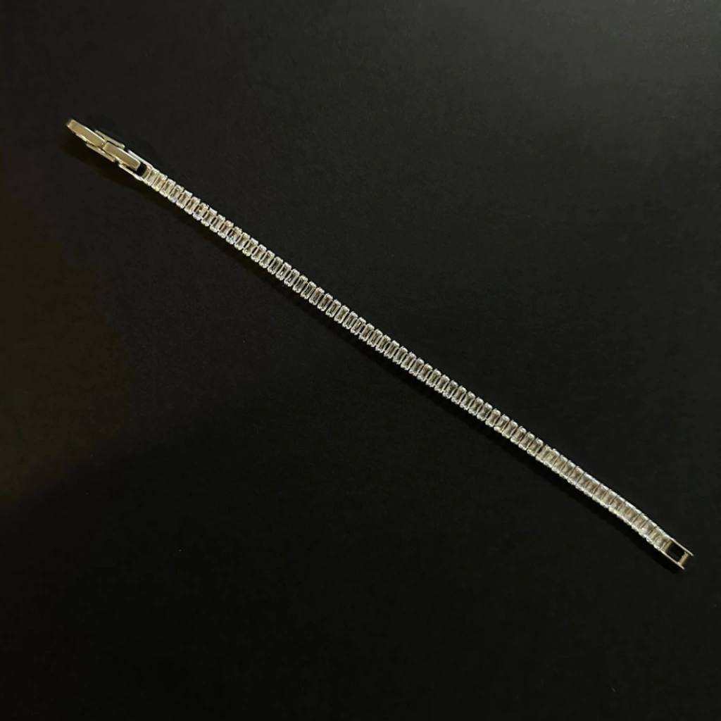 Pulseira de Riviera com Zircônia Baguete Cristal Banho em Ródio Branco