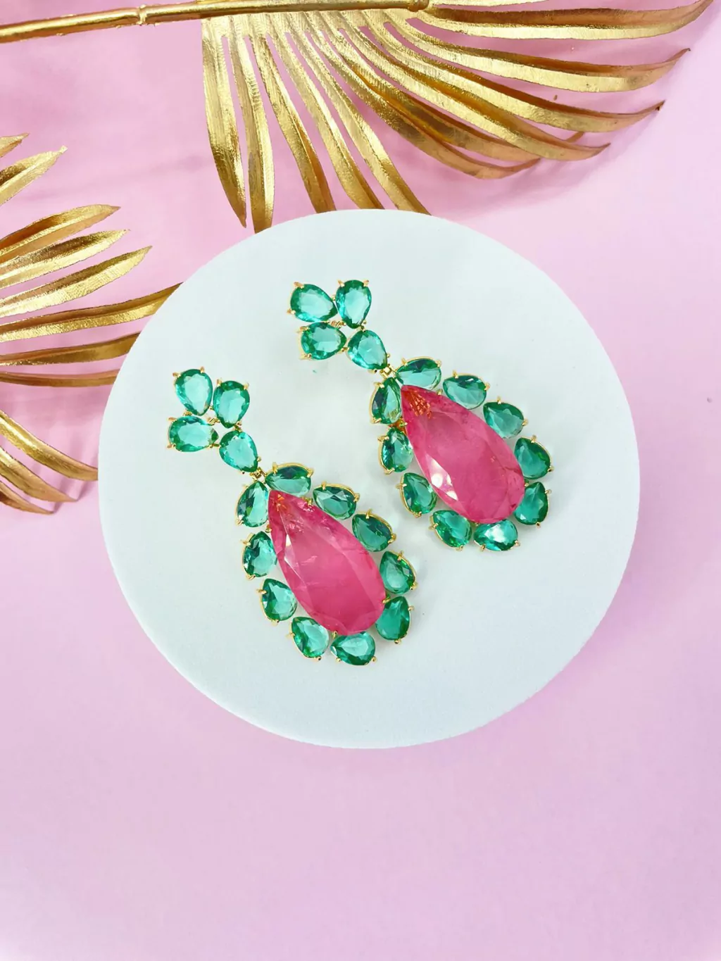Brinco Gota Fusion Rosa e Cristais Verdes Banhado a Ouro