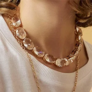 Colar com Treze Cristais Ovais Incolor Banhado a Ouro