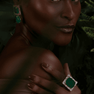 CONJUNTO DE BRINCO E ANEL COM ZIRCÔNIA EM ESMERALDA E BANHO OURO 18K