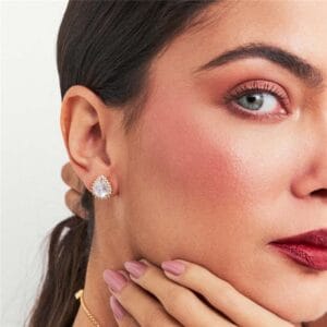Brinco de Gota Trabalhado e Vazado Banhado a Ouro 18k