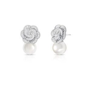 Brinco com Flor em Cristal e Pérola Shell Banhado no Ródio