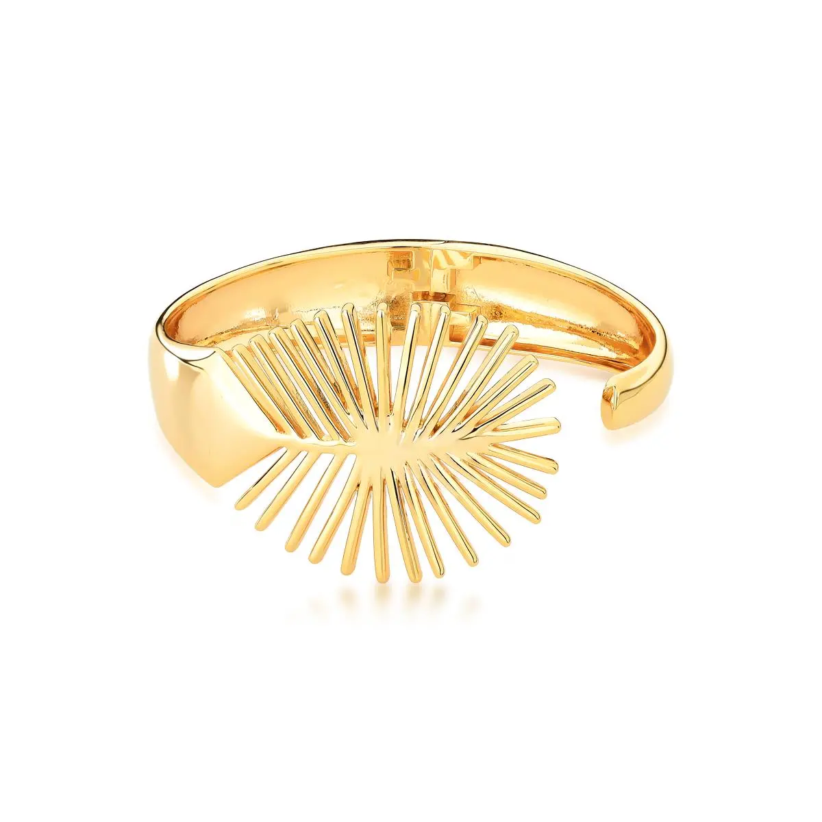 Bracelete Rígido Folha Espetada Liso Fashion Banho Ouro 18k posicionado em plano detalhe sobre fundo branco isolado.